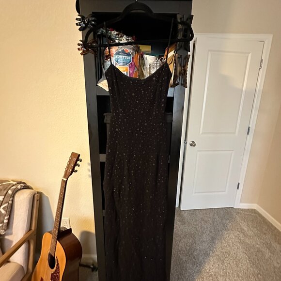 Backless Black Gown - Picture 3 of 7